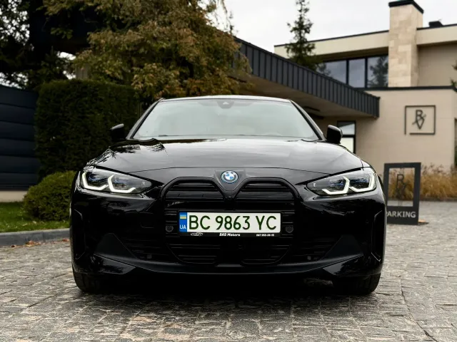 BMW i4 - фото 2