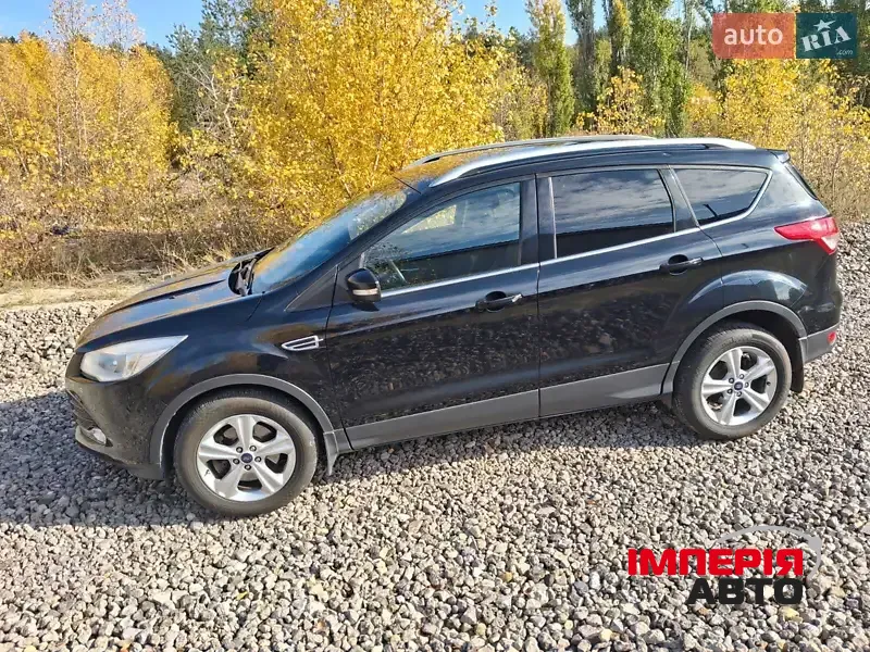Ford Kuga - фото 1