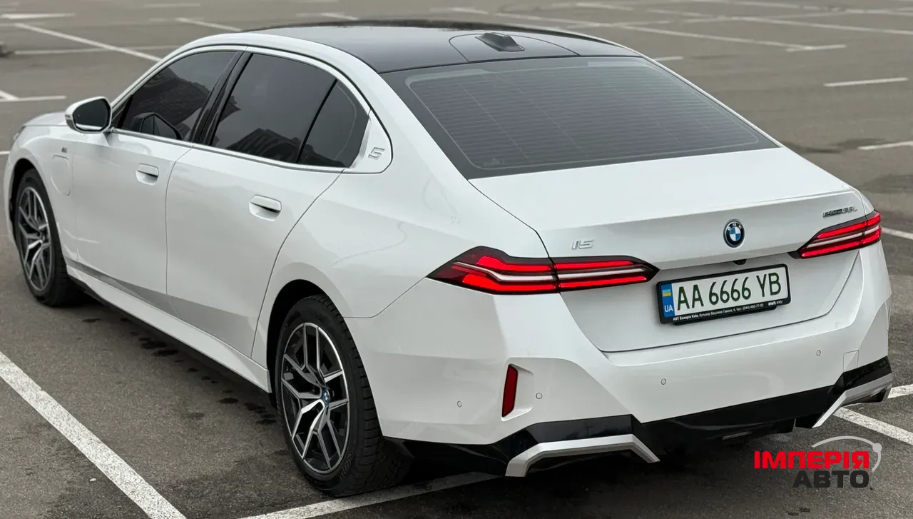 BMW i5 - фото 12