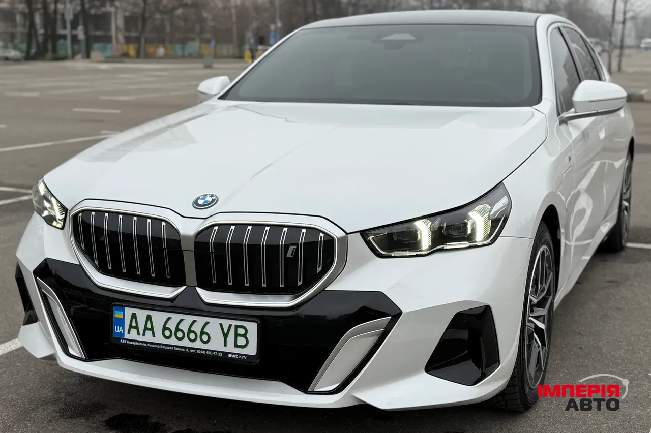 BMW i5 - фото 1