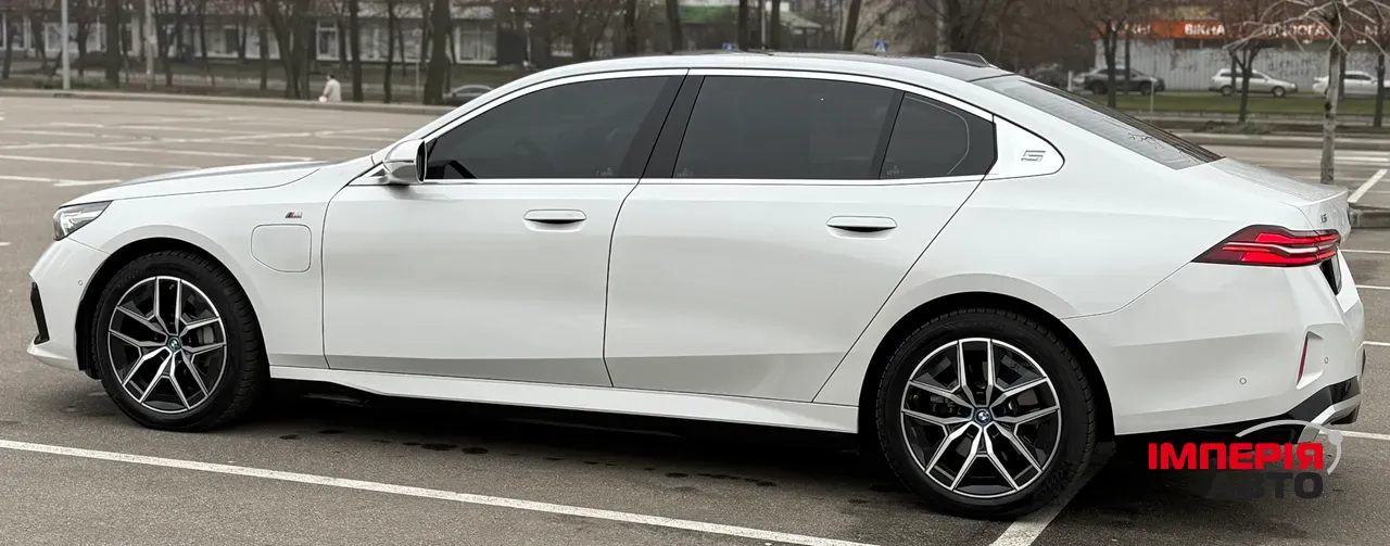 BMW i5 - фото 10