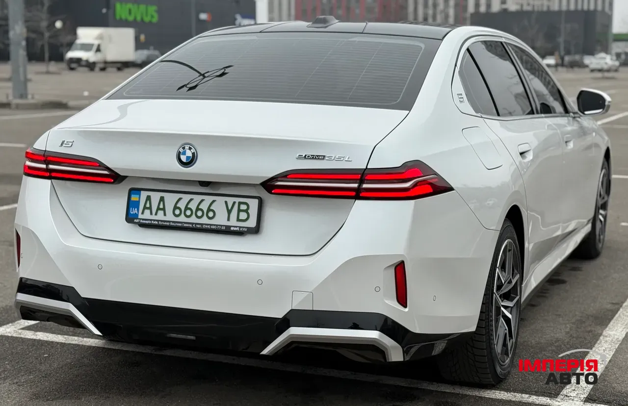 BMW i5 - фото 15