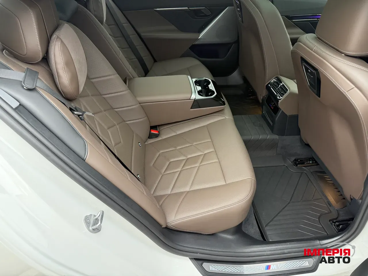 BMW i5 - фото 36