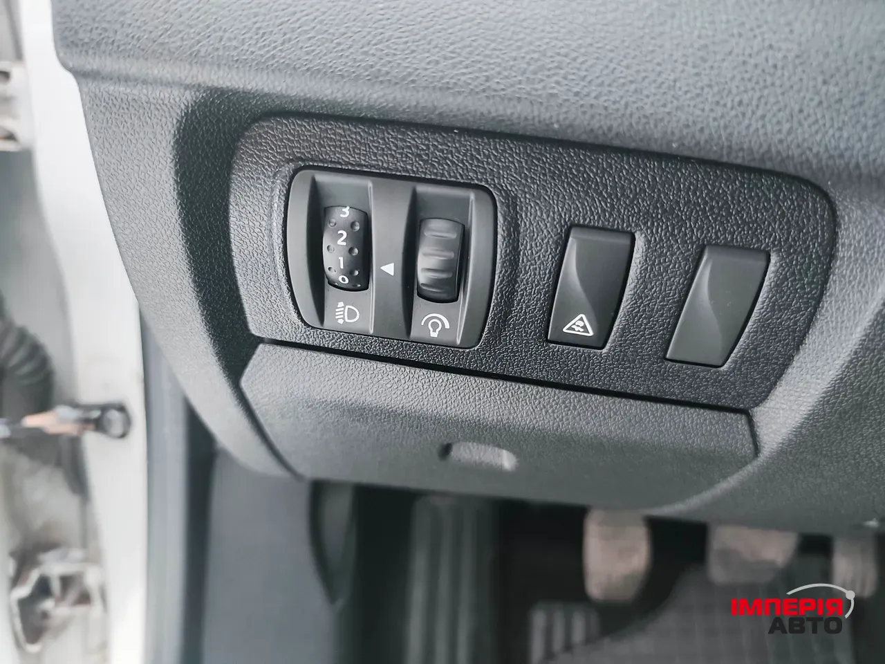 Renault Megane - фото 25