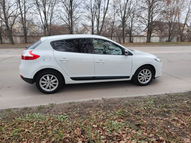 Renault Megane - фото 3