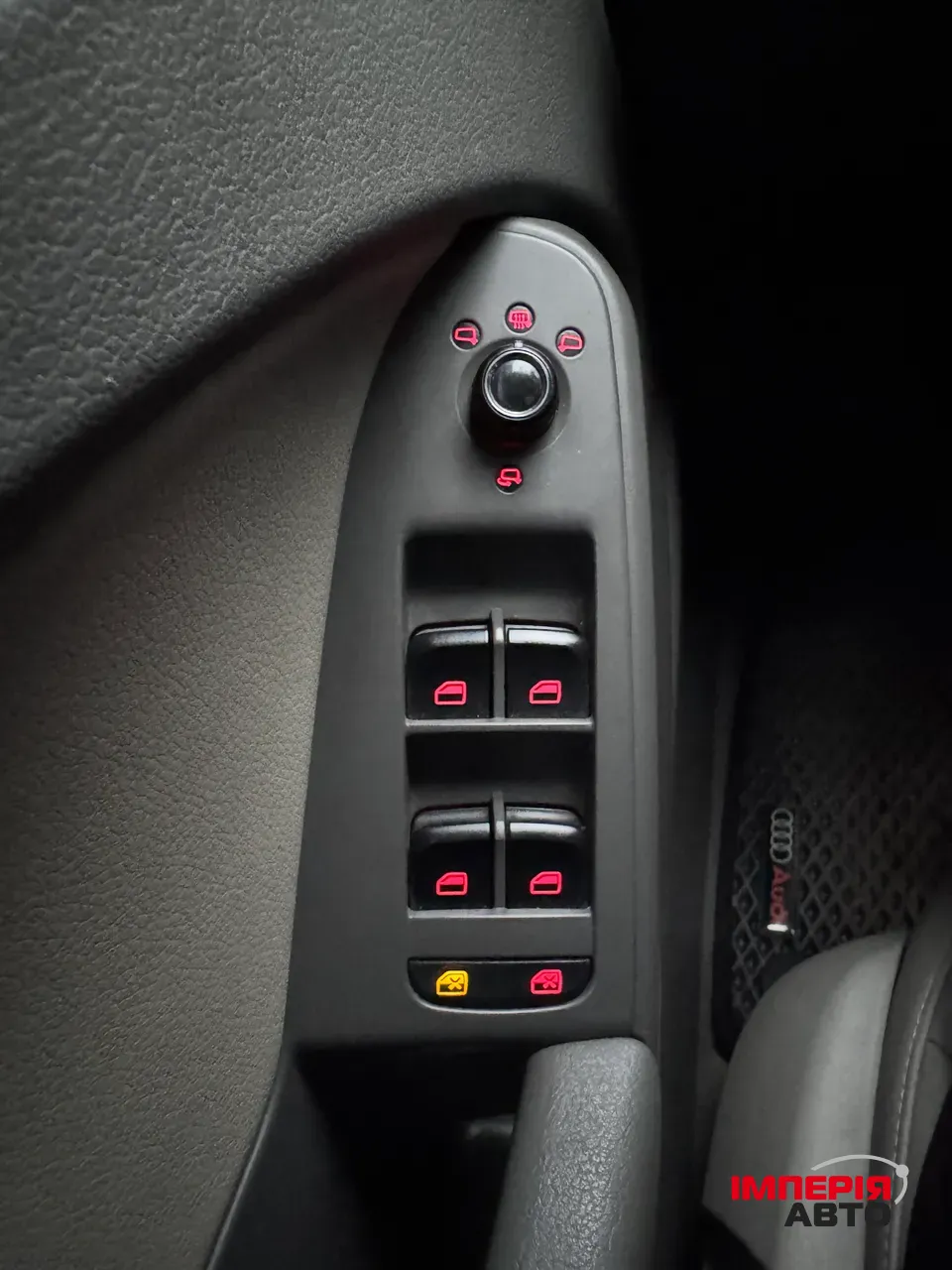 Audi A4 - фото 15