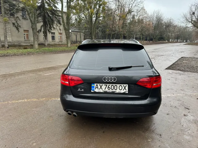 Audi A4 - фото 4
