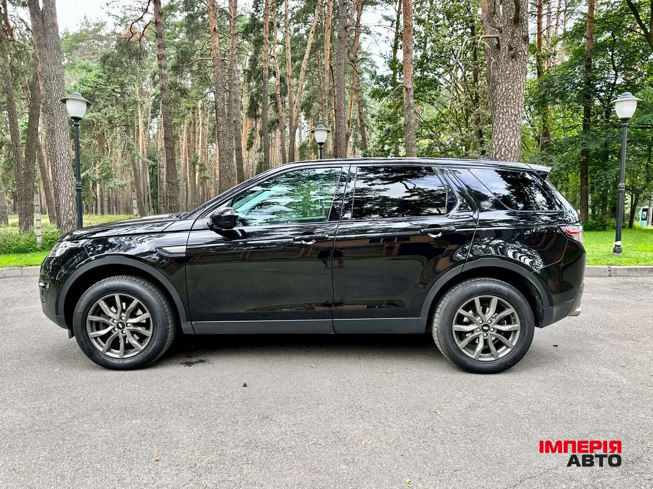 Land Rover Discovery Sport - фото 1