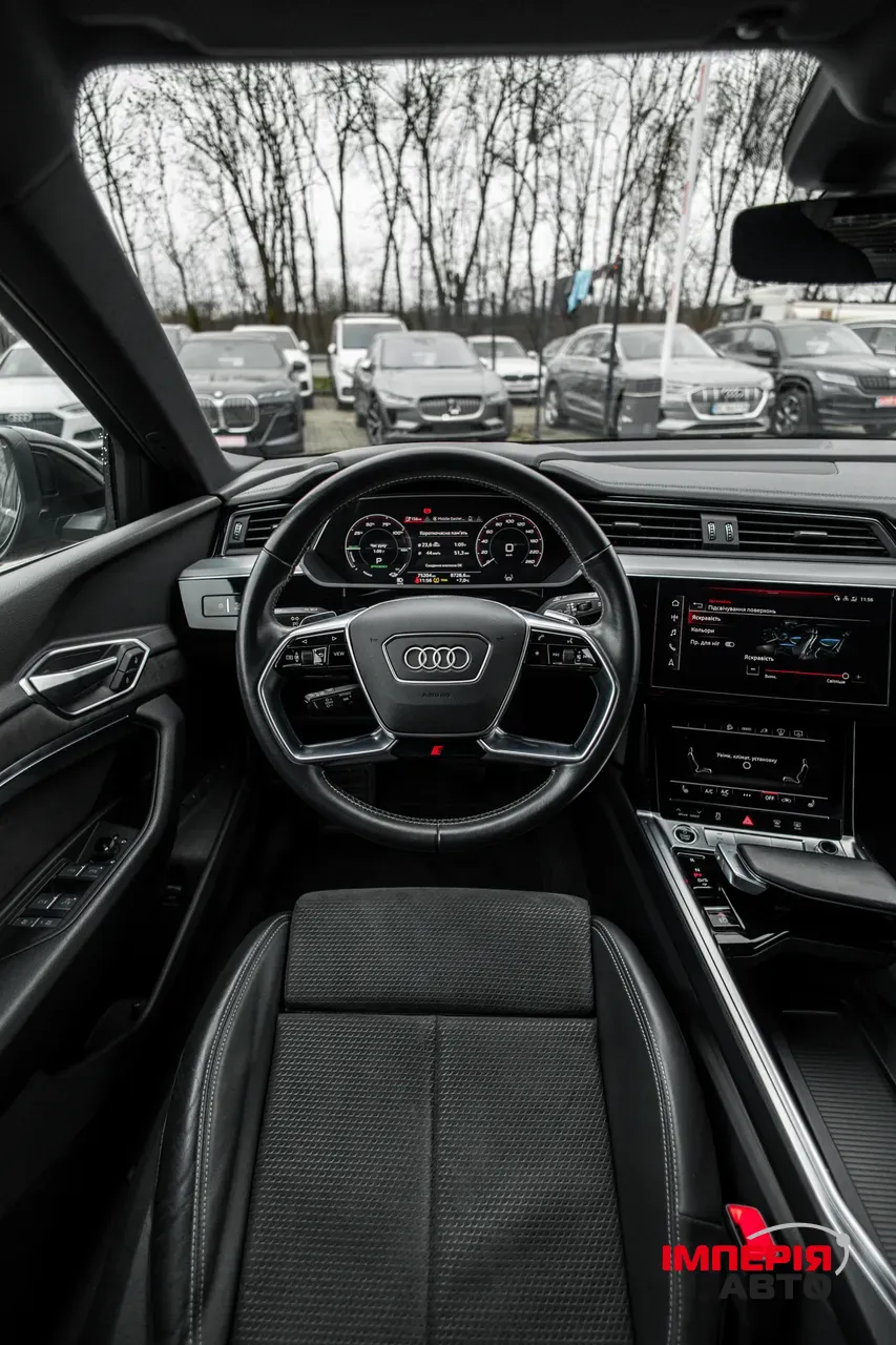 Audi e-tron - фото 55