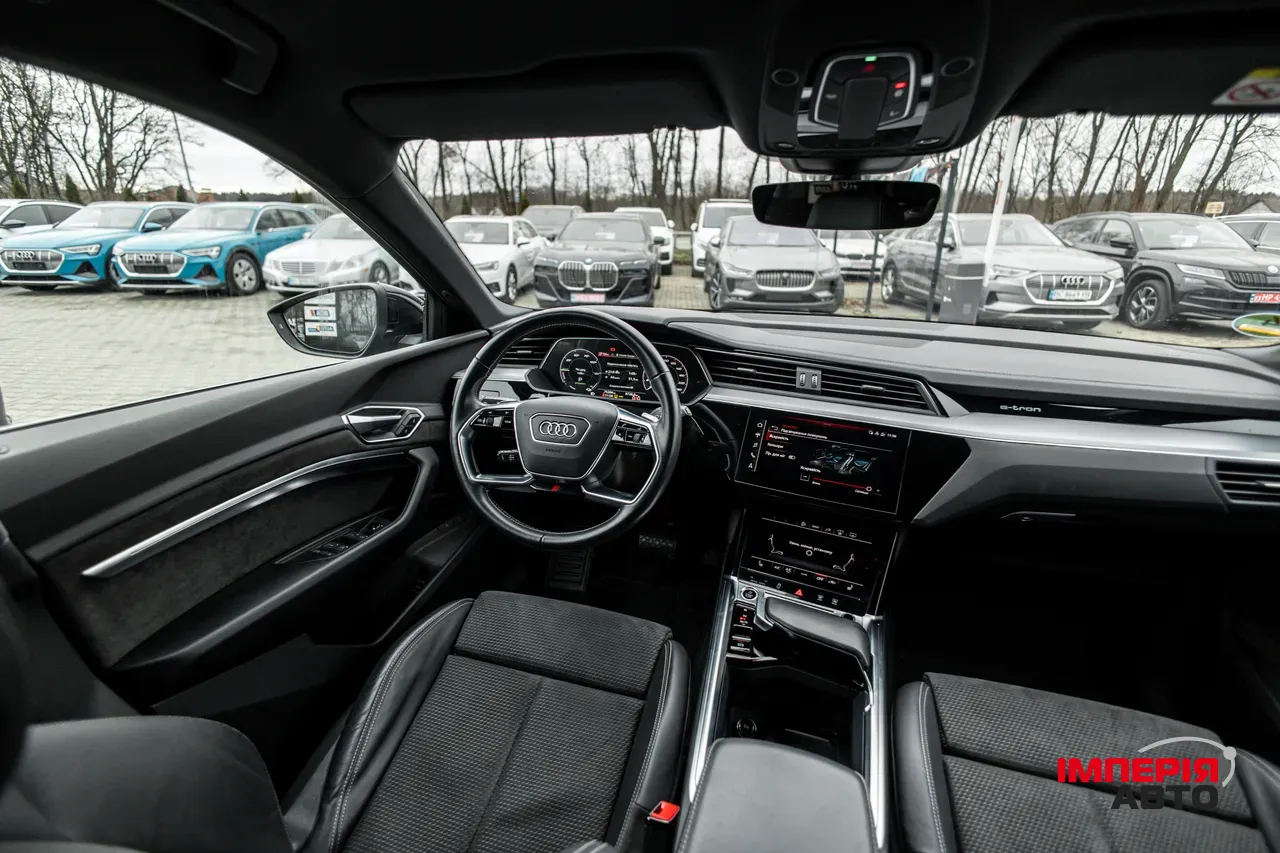 Audi e-tron - фото 42