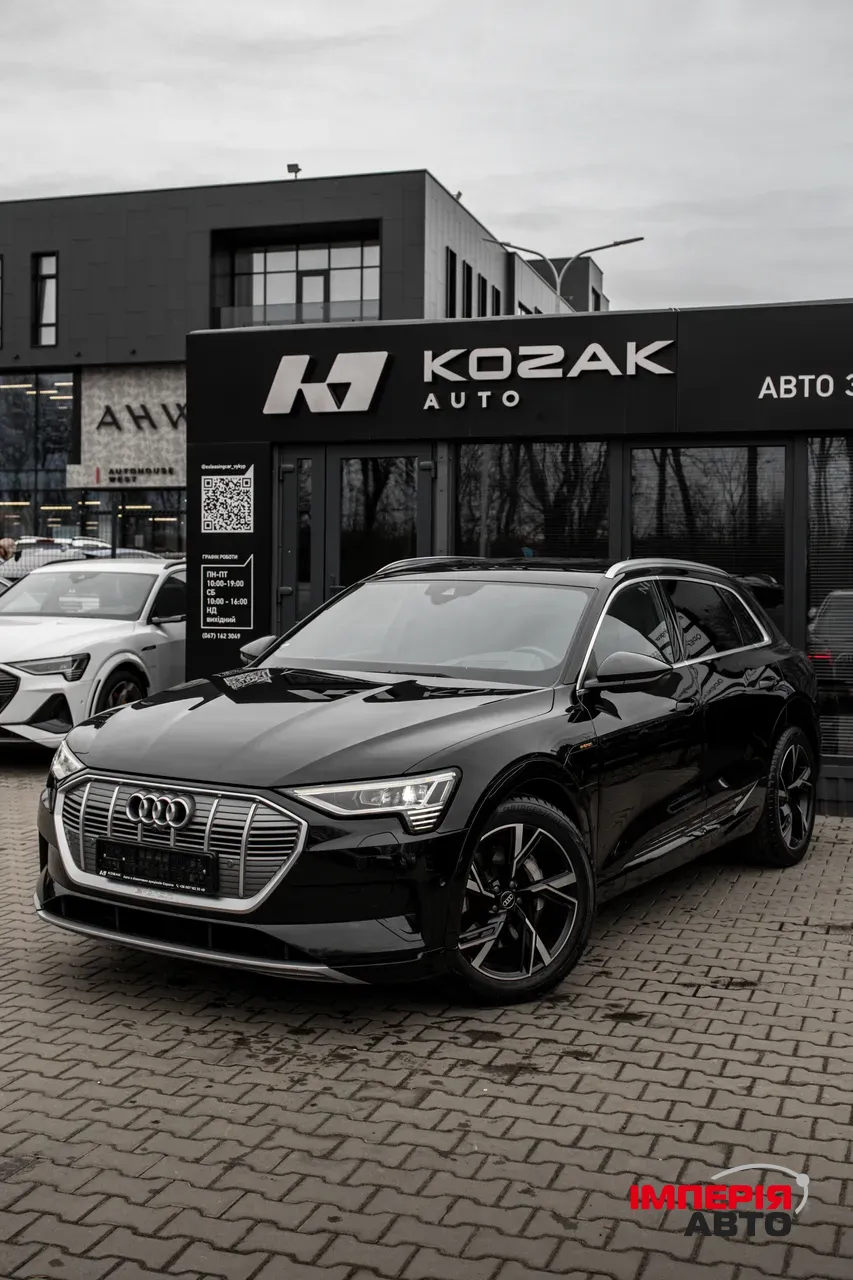 Audi e-tron - фото 1
