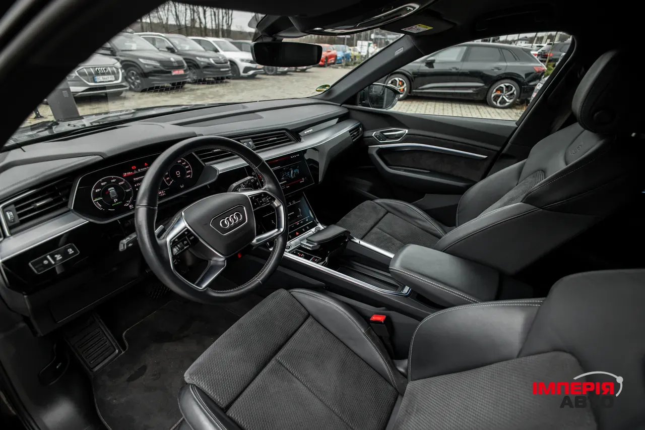 Audi e-tron - фото 39