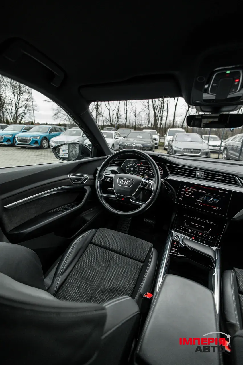 Audi e-tron - фото 45
