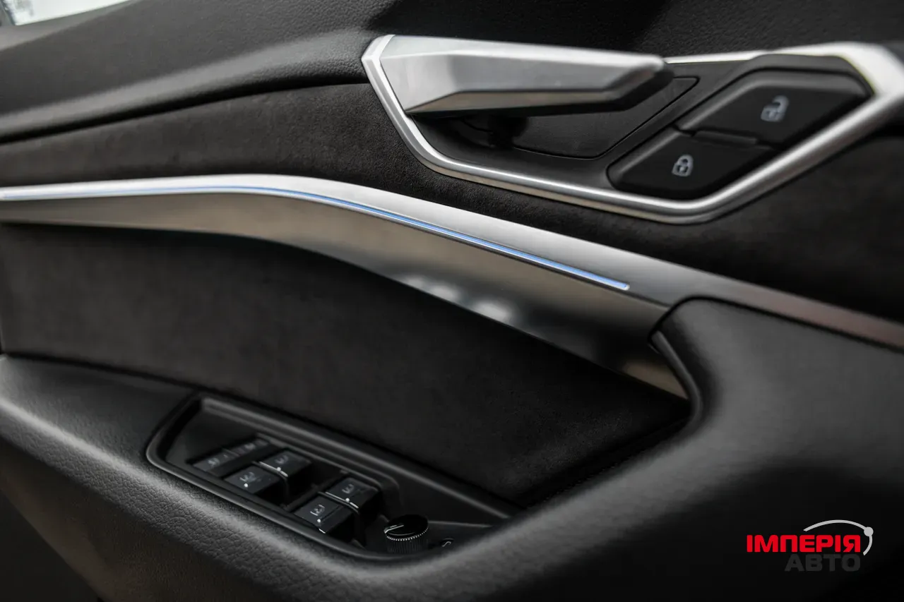 Audi e-tron - фото 38