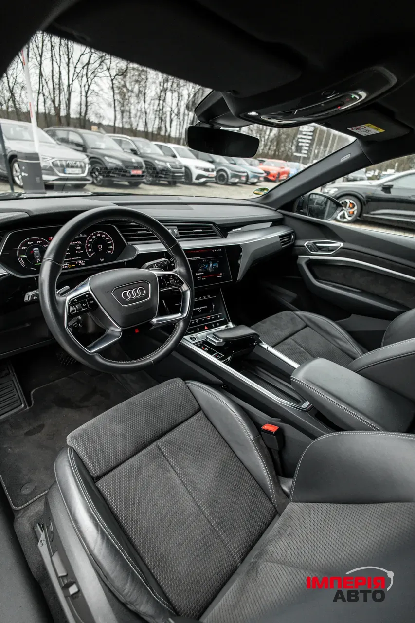 Audi e-tron - фото 34