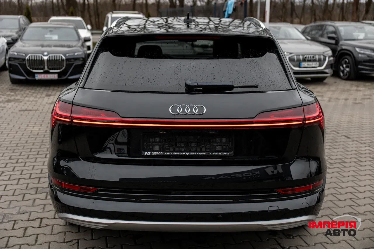 Audi e-tron - фото 15