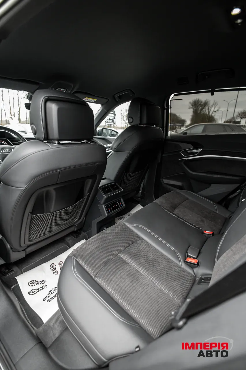 Audi e-tron - фото 31