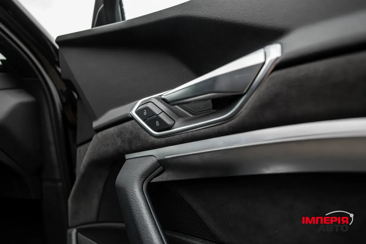 Audi e-tron - фото 25