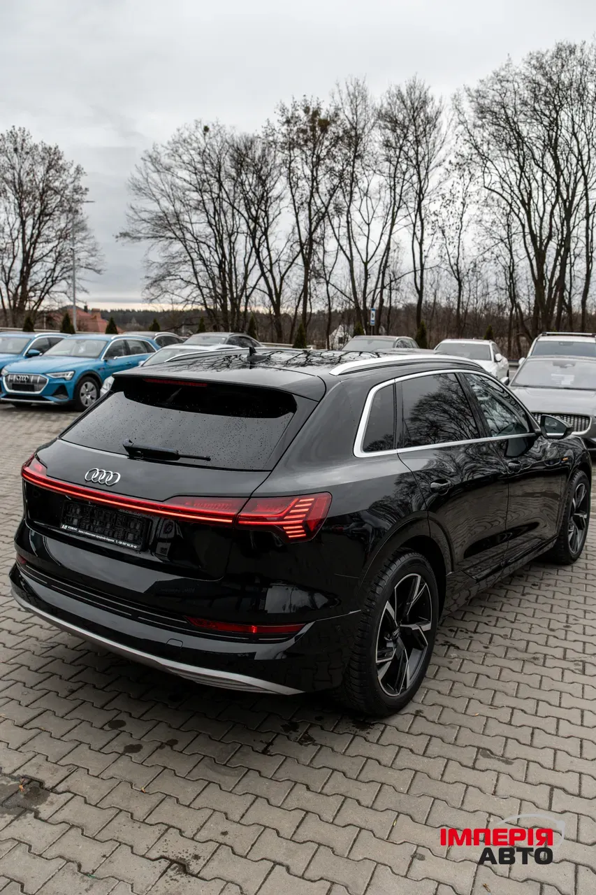 Audi e-tron - фото 17