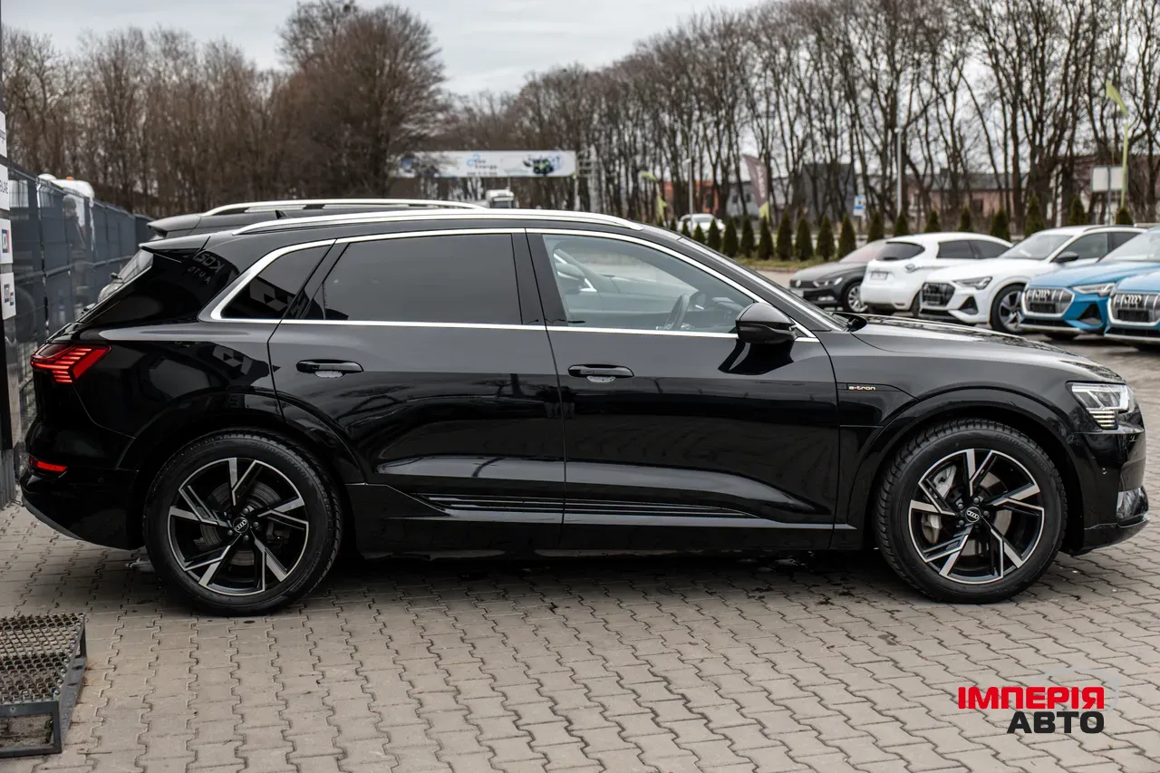 Audi e-tron - фото 8