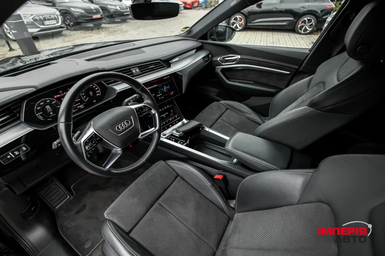 Audi e-tron - фото 33