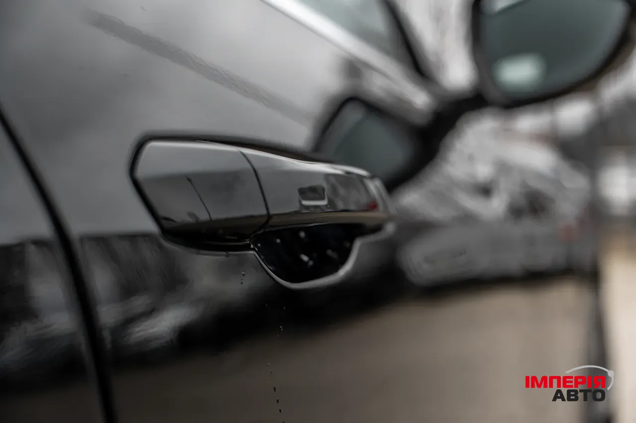 Audi e-tron - фото 10