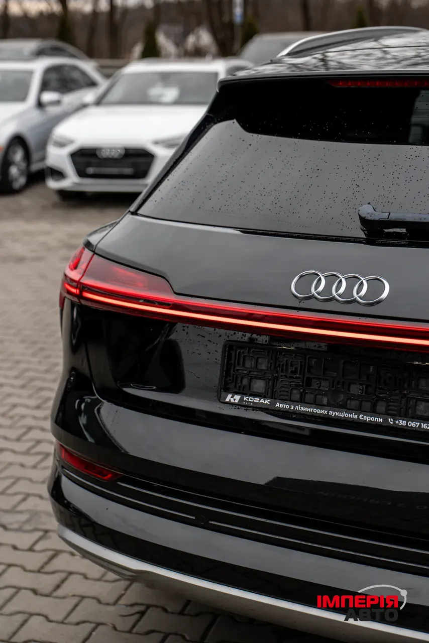 Audi e-tron - фото 14