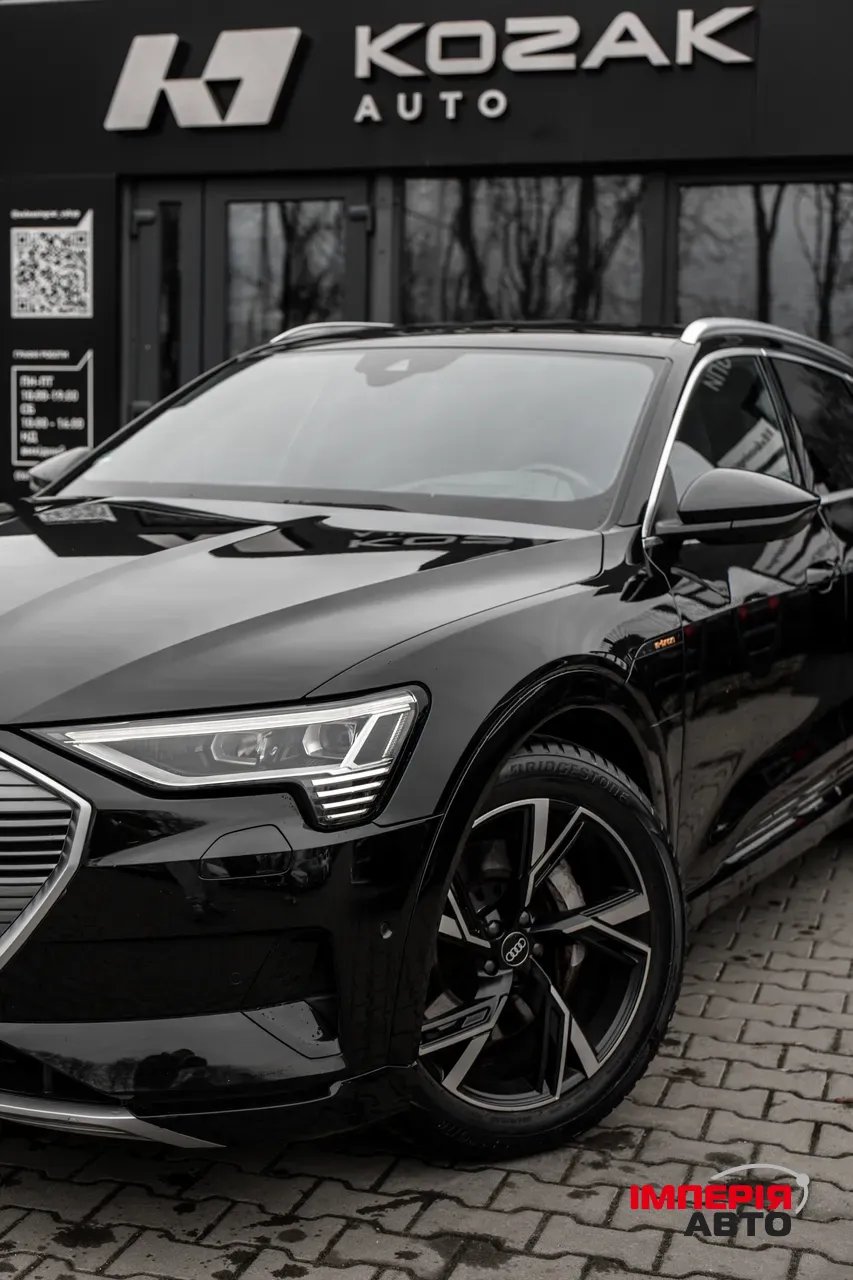 Audi e-tron - фото 7