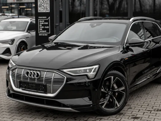 Audi e-tron - фото 3
