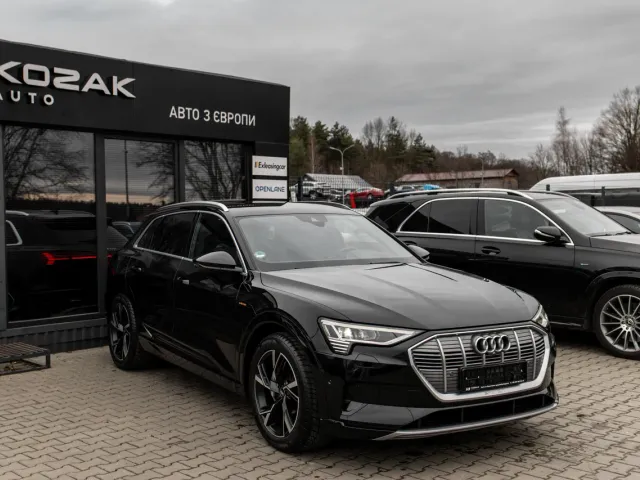 Audi e-tron - фото 4