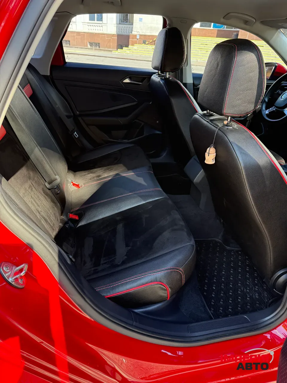 Volkswagen Jetta - фото 14