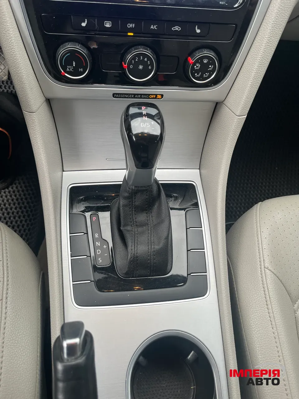 Volkswagen Passat - фото 13