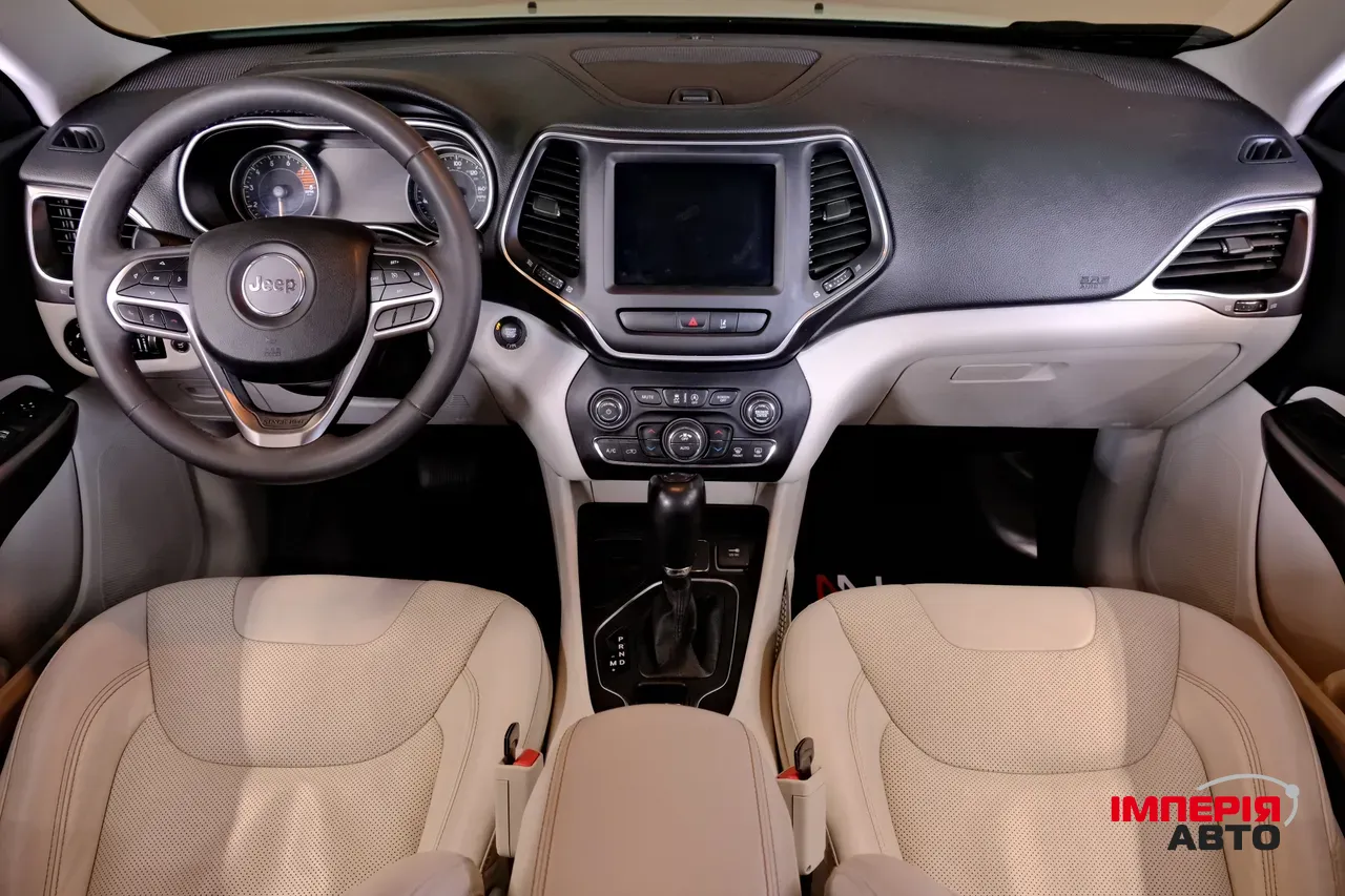 Jeep Cherokee - фото 7