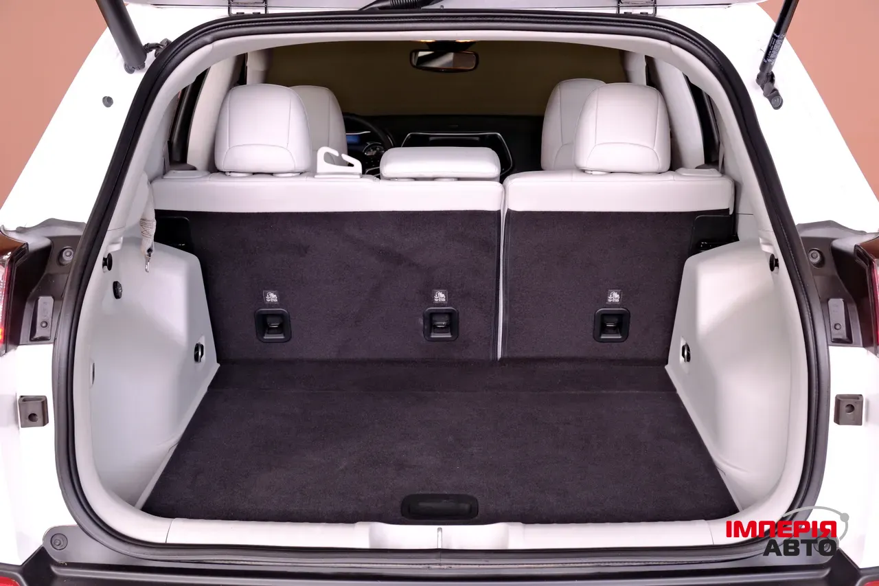 Jeep Cherokee - фото 9