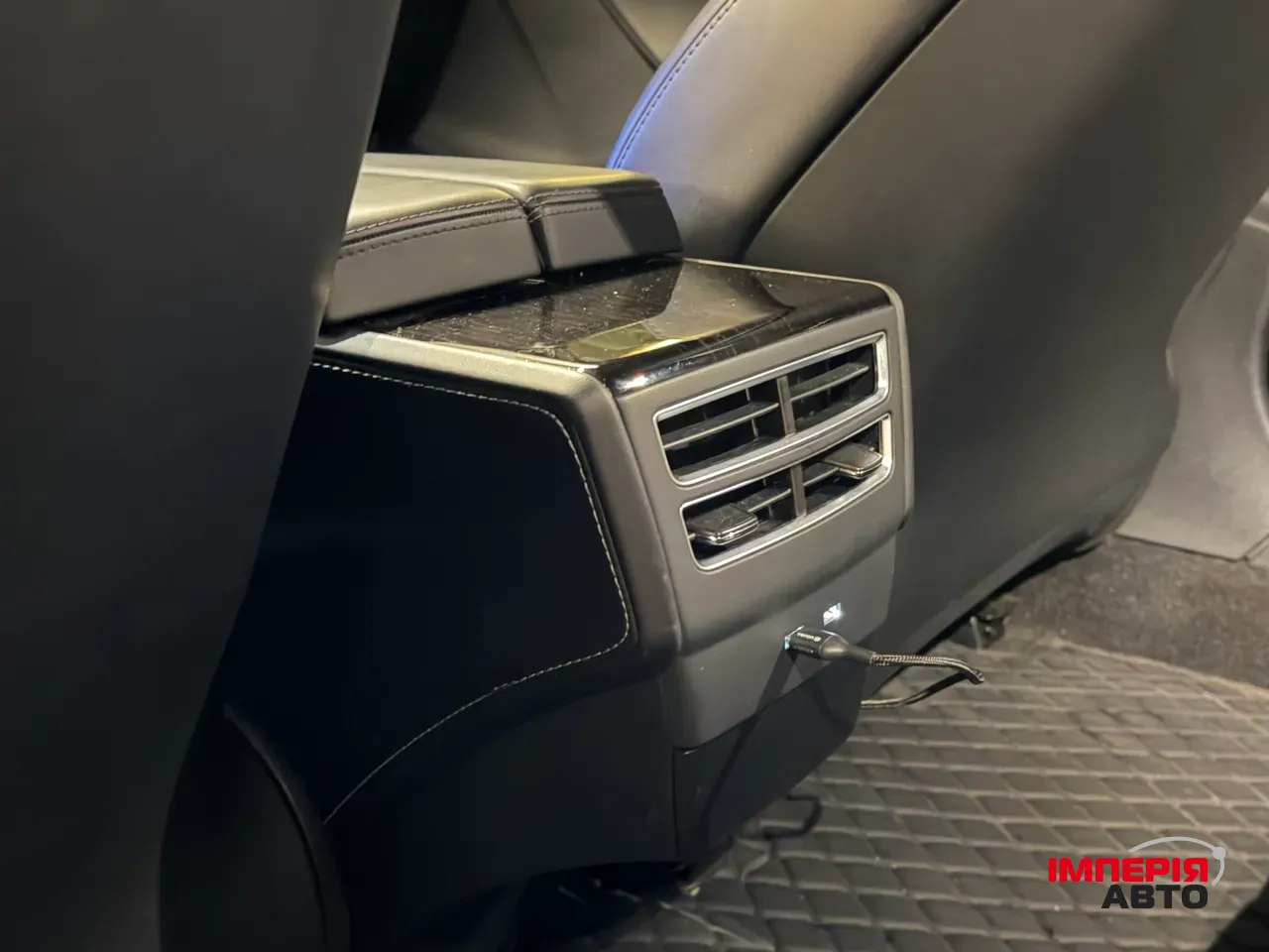 Tesla Model S - фото 17