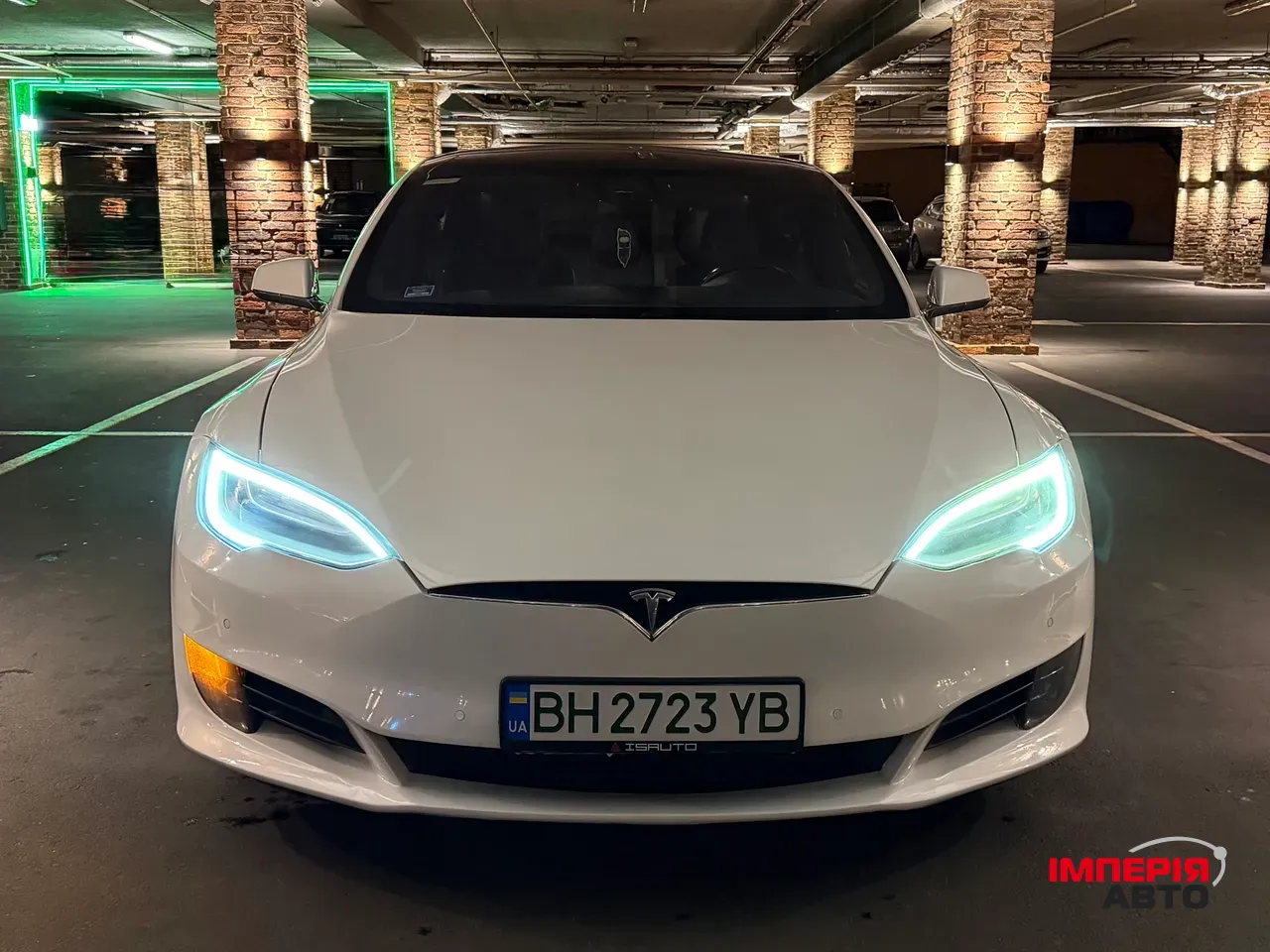 Tesla Model S - фото 1