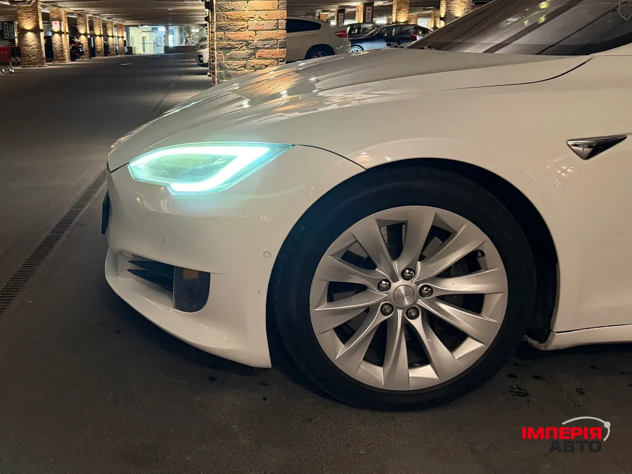 Tesla Model S - фото 7