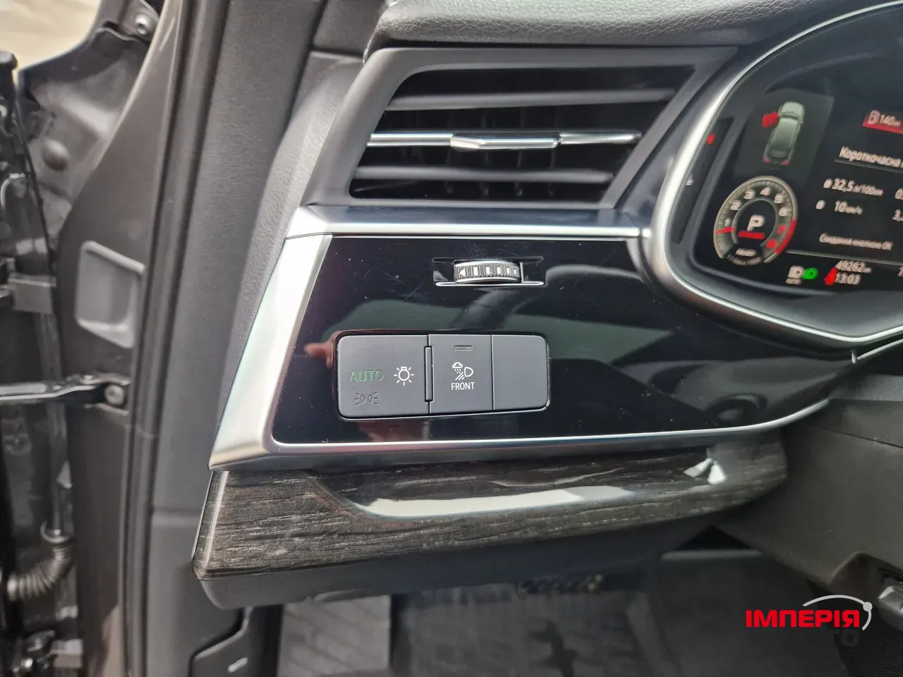 Audi Q7 - фото 18