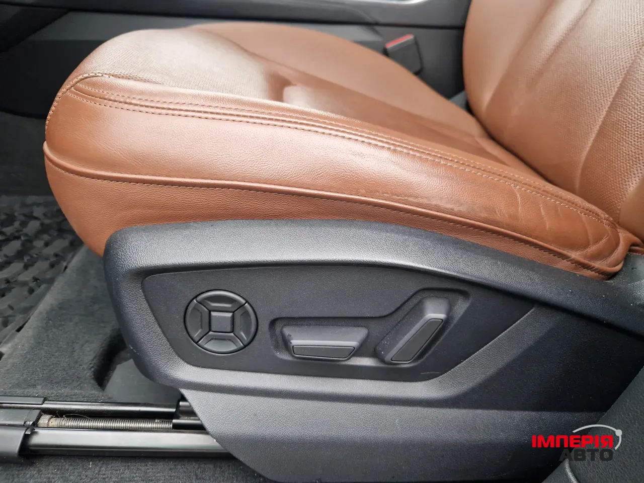 Audi Q7 - фото 16