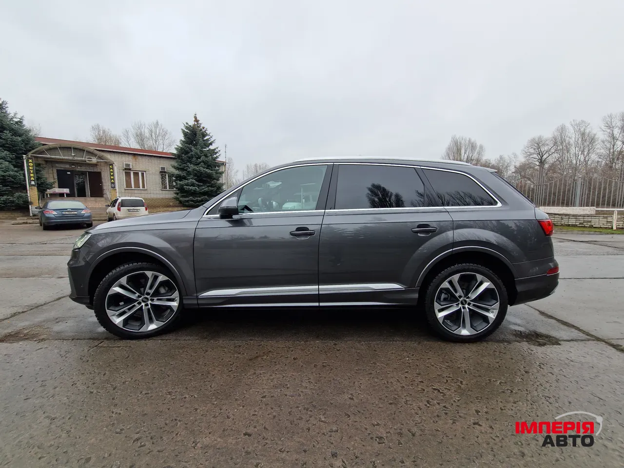 Audi Q7 - фото 7