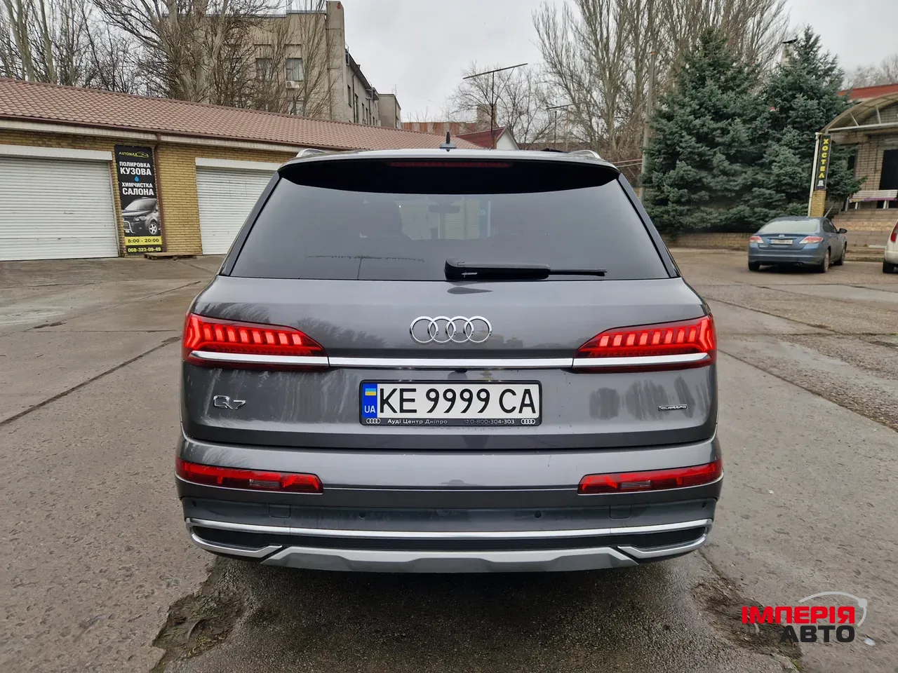 Audi Q7 - фото 5