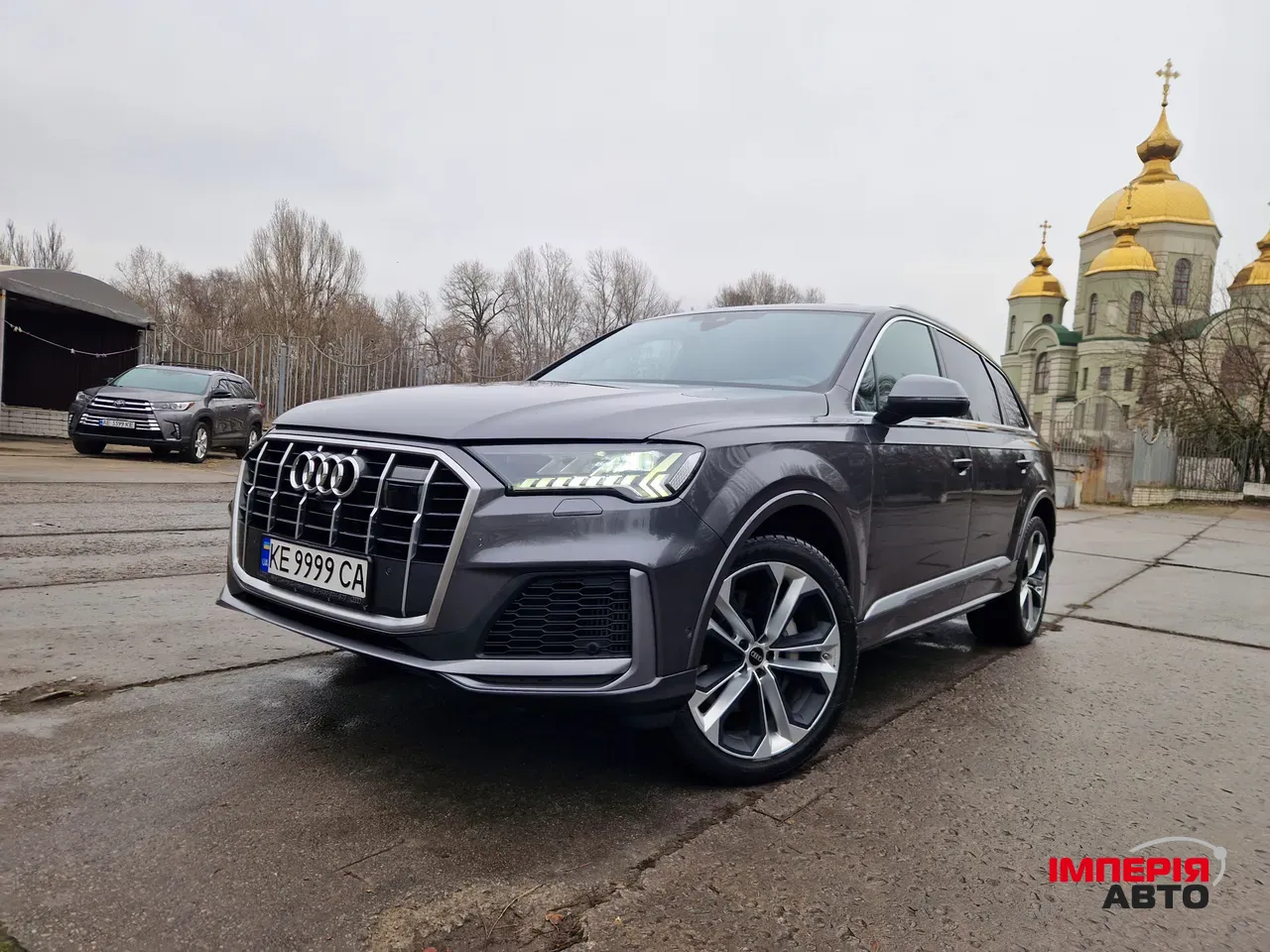Audi Q7 - фото 1