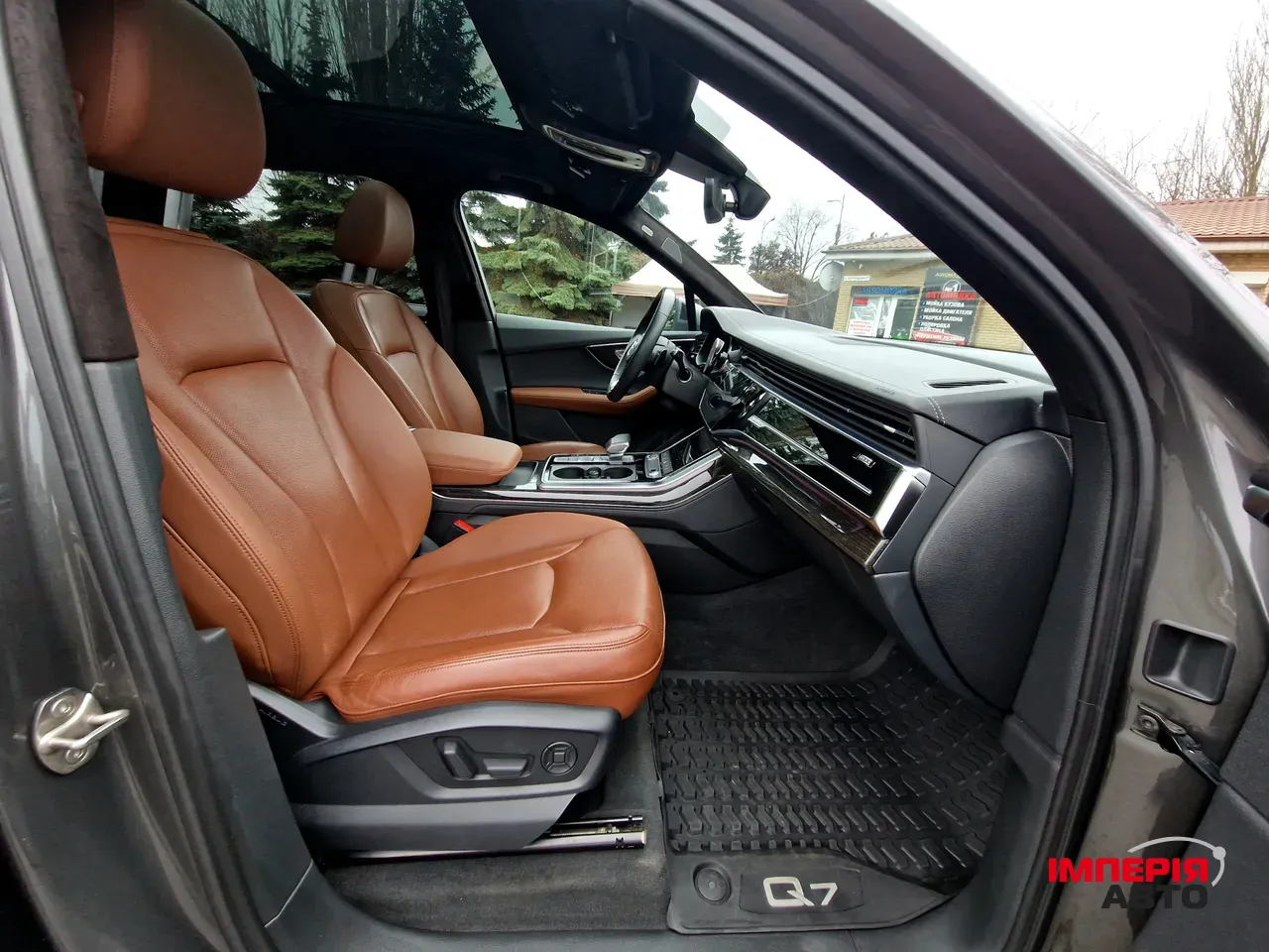 Audi Q7 - фото 36