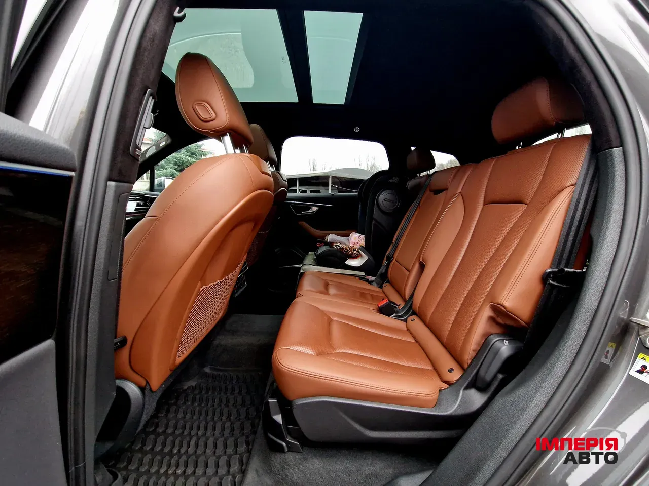 Audi Q7 - фото 29