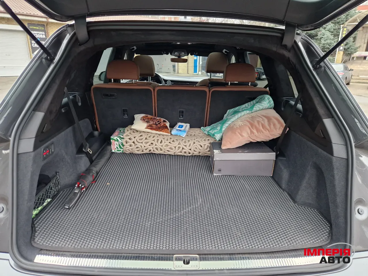 Audi Q7 - фото 37