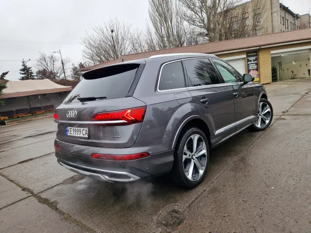 Audi Q7 - фото 4