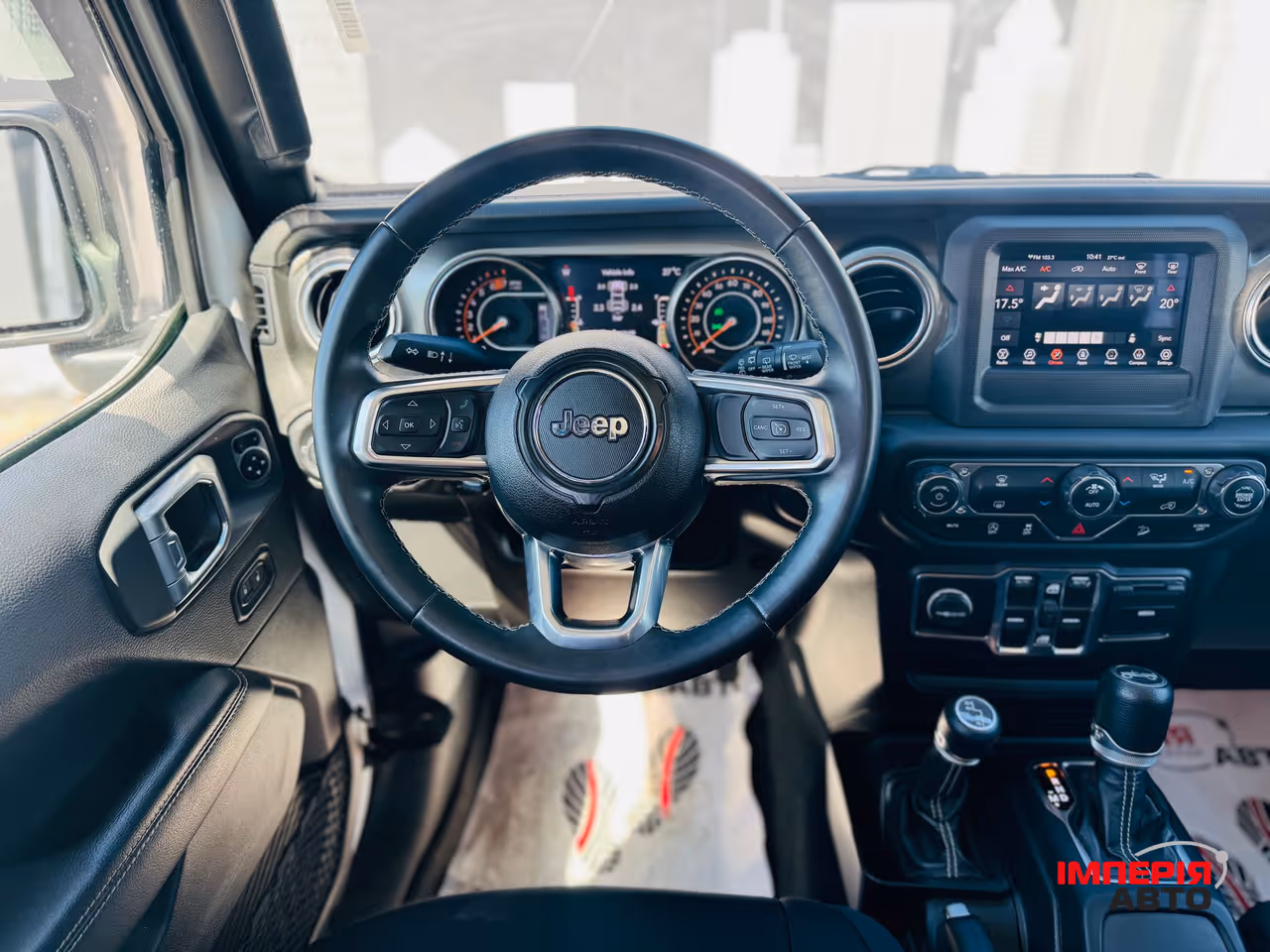 Jeep Wrangler - фото 10