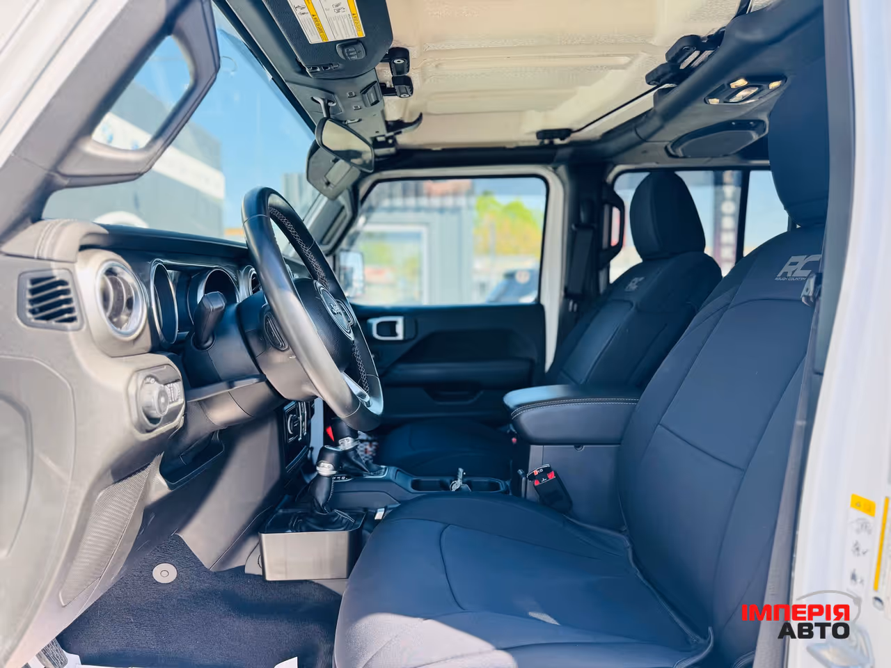 Jeep Wrangler - фото 7