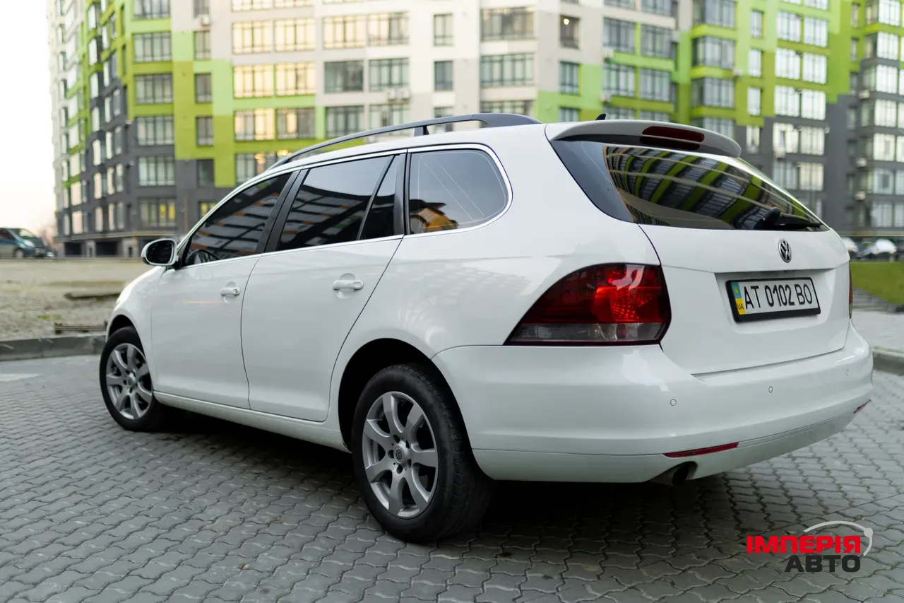 Volkswagen Golf - фото 8