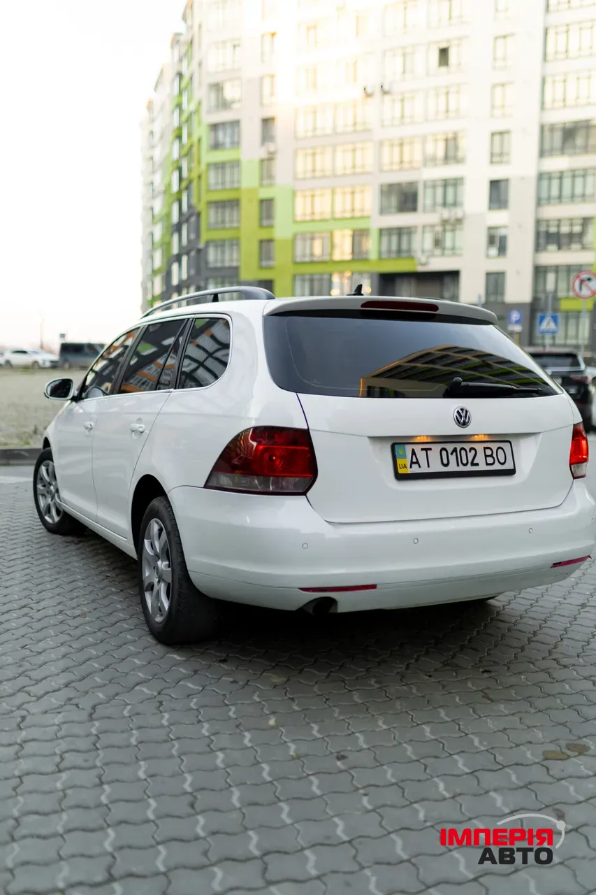 Volkswagen Golf - фото 10